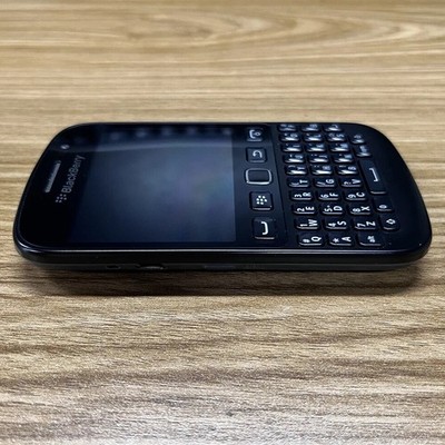BlackBerry 9720 Unlocked Cellphone 3G WIFI 5MP Camera FM Radio GPS
