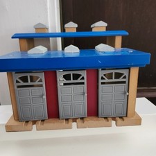 Toys R Us Wooden Train station house 3 tracks UNTESTED AS IS