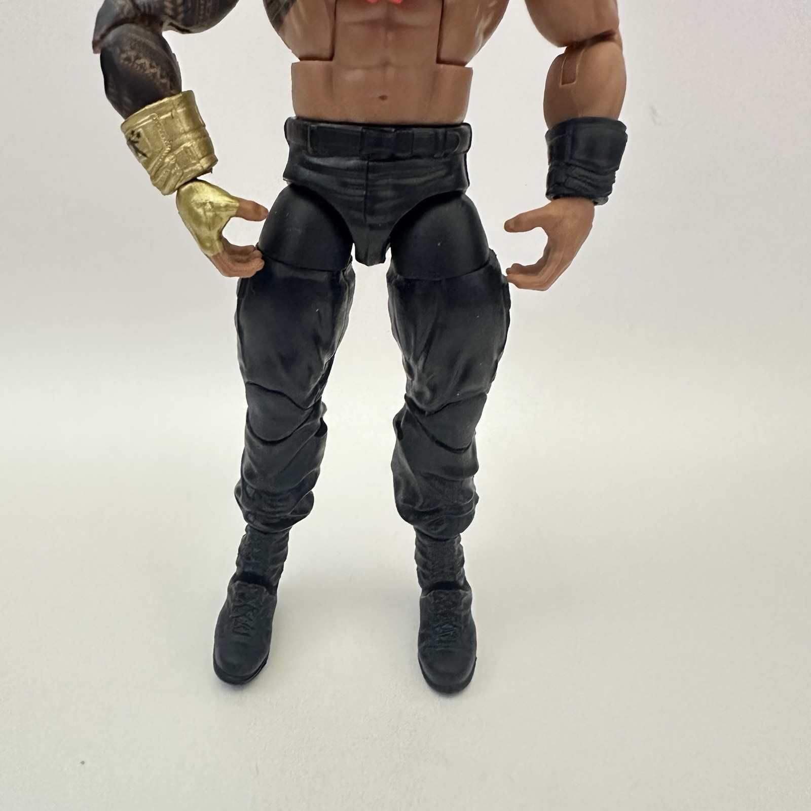WWE Elite Series 88 Roman Reigns Wrestling Figure. image 2