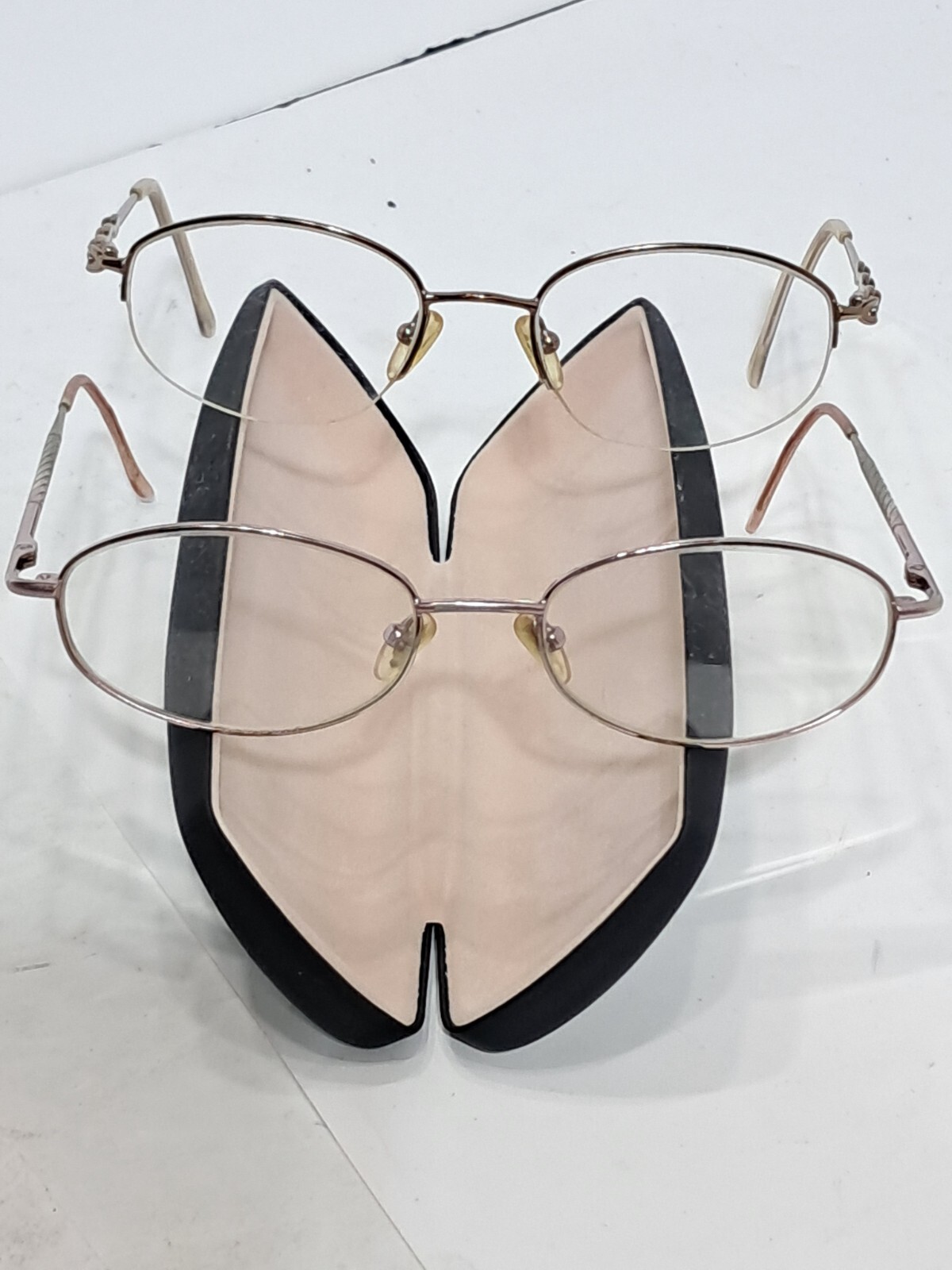 Two Pairs Of Half Rimless Eyeglasses With One Case (f)