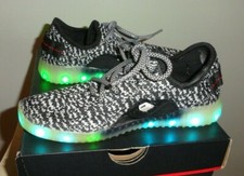 LED Black/White Light Up Luminous Sneakers Kids Casual Shoes 33 EUR Size 1.5 US