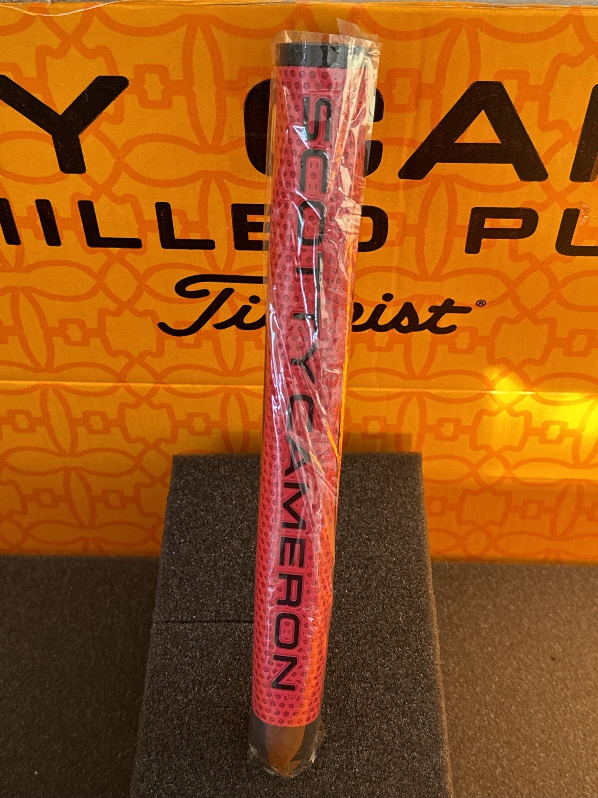 New Scotty Cameron Putter Matador Grip LARGE RED 11 In. 100%