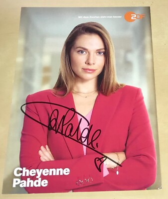 Cheyenne Pahde Original signierte Autogrammkarte Blutige Anfänger Autogramm #16