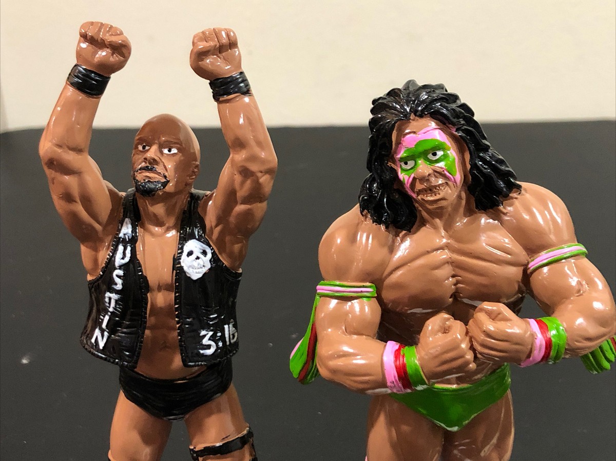 LOT OF 2 STONE COLD STEVE AUSTIN & ULTIMATE WARRIOR WWE WRESTLING