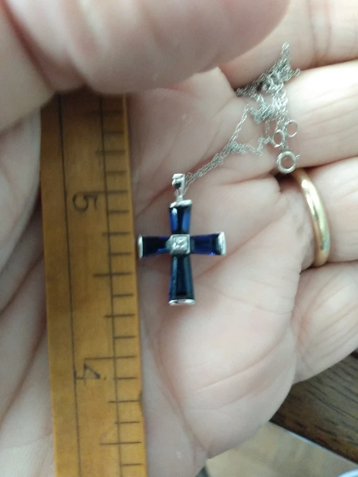 10K白金实验室制造的蓝色蓝宝石和钻石十字架和18英寸链条2克 — 第 4/4 张图片