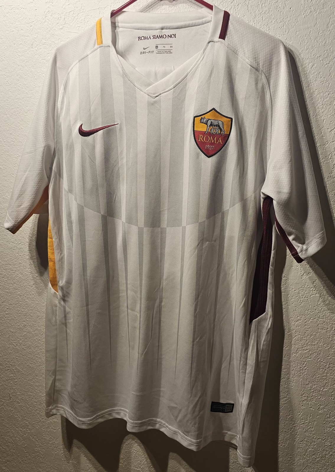 Roma 2017-2018 Away Yellow & Red Accent Mens Soccer Jersey SZ XL Fits Like A LRG