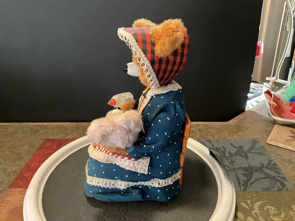 Vintage Yonezawa Tin Battery Operated Hungry Baby Bear 1960s Japan - Image 3 of 4