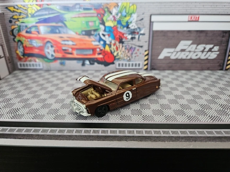 1/64 Johnny Lightning 1951 Hudson Hornet brown w stripes Combine postage VGC - Image 2 of 4