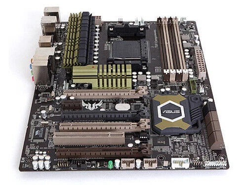 ASUS SABERTOOTH 990FX Socket AM3+ DDR3 AMD 990FX USB3.0 SATA ATX Motherboard - Image 2 of 3