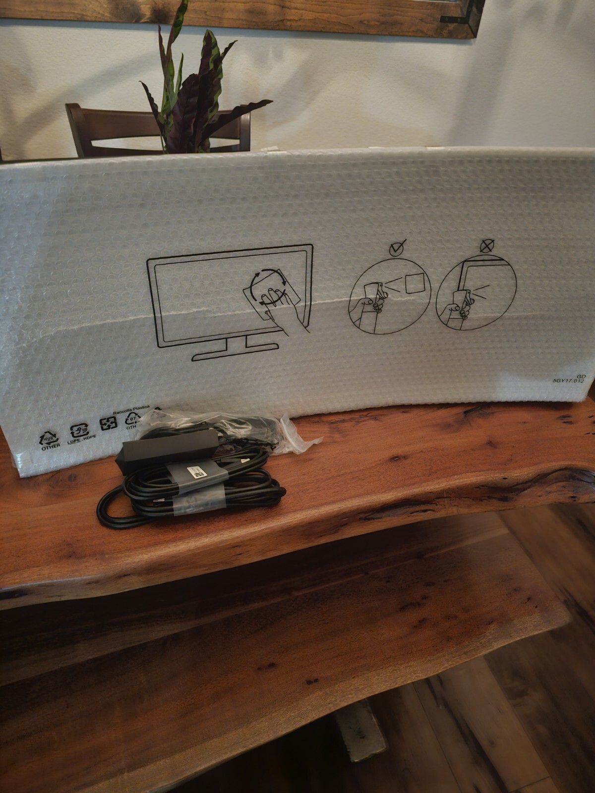 Alienware AW3423DWF 34" Monitor with Builtin Speakers Mint Condition