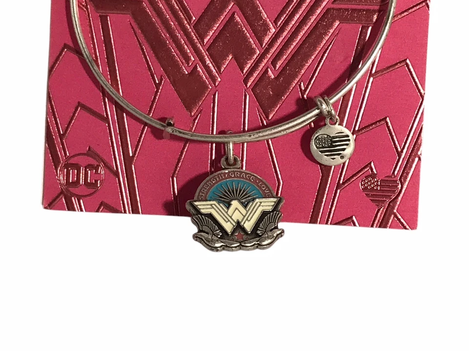 Pulsera Alex and Ani DC Mujer Maravilla "Fuerza, Gracia, Amor" Color Plata Foto 2 de 4
