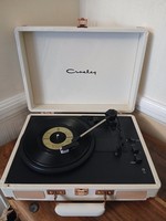 Crosley Cruiser UO Exclusive Rose Gold & Cream Vinyl Record Player