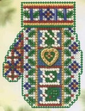 Mill Hill 2005 Charmed Mitten Beaded Cross Stitch Kit Noel Heart MHCM54