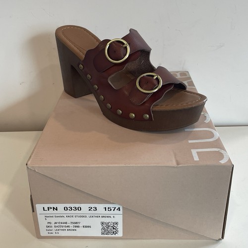 Just Fab Kacie braune Damen-Sandalen mit Absatz Clog-Stil offene Zehenpartie Nieten Größe 9,5