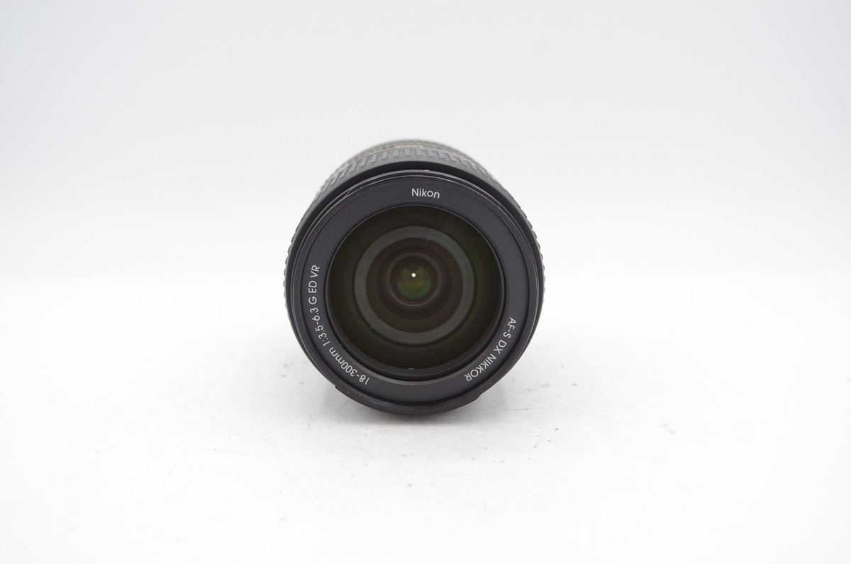 Nikon AF-S DX Nikkor 18-300mm f/3.5-6.3 G ED IF VR Lens (AS-IS 
