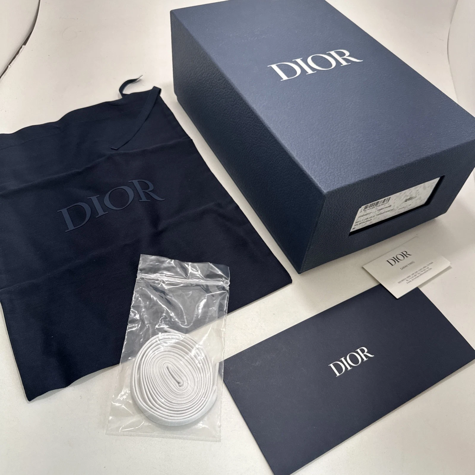 Authentique boîte à chaussures Dior vide cadeau rangement bleu, sac à poussière cordons supplémentaires
