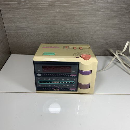P'Jammer Alarm Clock Radio GE 7-4607WHA Pjammer 1980’s! Original Earbuds!