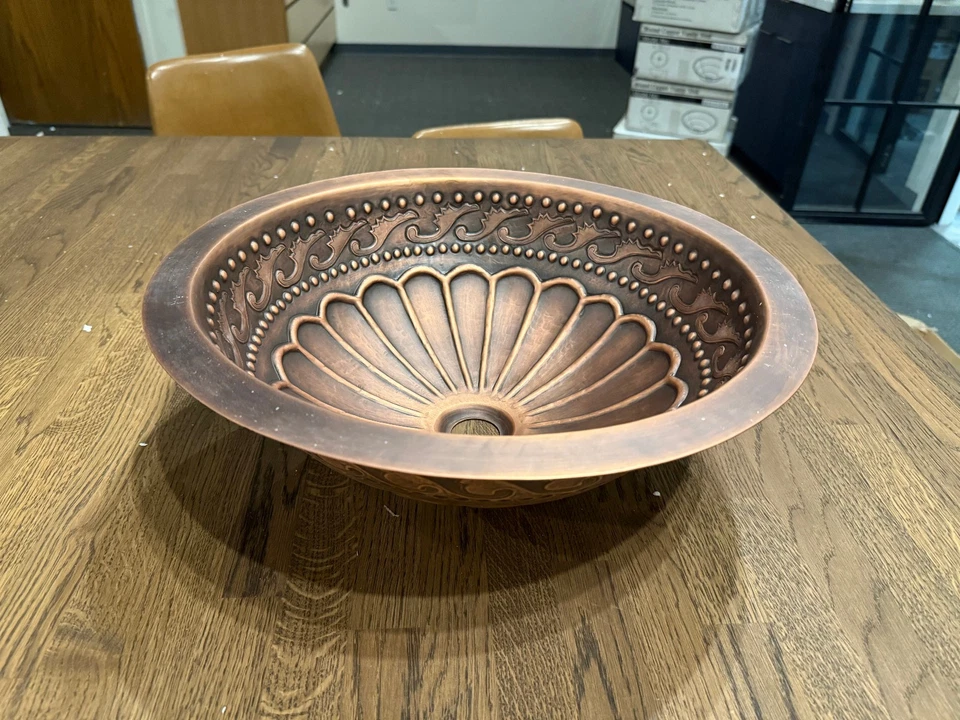 Fregadero de tocador de cobre martillado a mano personalizado — 16,6" diámetro exterior, 14,5" diámetro interior Foto 3 de 4