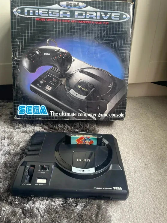 Sega Mega Drive (PAL) - Fully tested and working with 2 controllers & cables