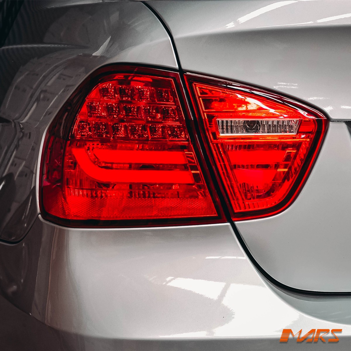 Red M3 Style LED Tail Lights for BMW 3 E90 05-08 320i 323i Red M3 Style LED Tail Lights for BMW 3 E90 05-08 320i 323i