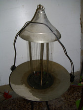 LAMPADA ANTICA DA SOFFITO IN METALLO CON LAMPADINA,NON SO' A COSA SERVE.