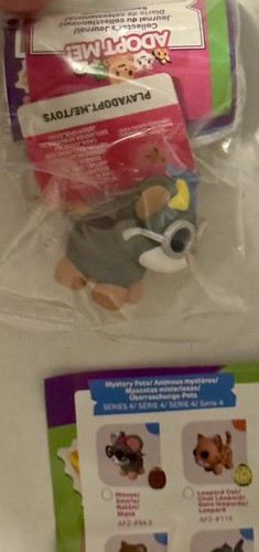 Adopt Me! - Series 4 Mystery Pets Blind Egg Mini Figure - Common Mouse w/o Egg - Picture 3 of 3