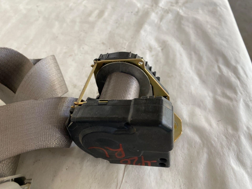 Jeep Liberty Limited 2002 vagón cinturón de seguridad trasero lado del conductor izquierdo LH A/T Foto 3 de 4