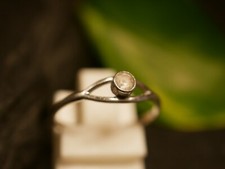 Pretty 835 Silver Ring Eye Small White Cubic Zirconia Solitaire Lightweight 