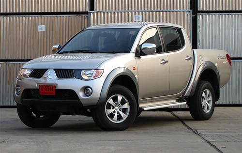 For Mitsubishi L200 Triton Truck 2005-2013 Wheel Center Cap Cover Trim Genuine - Picture 4 of 5