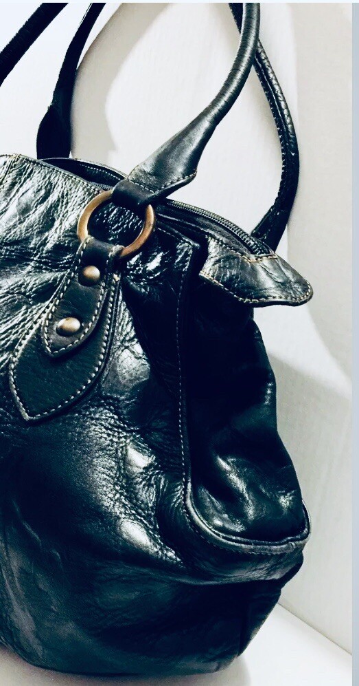 ITALIAN FLORAL EMBOSSED ROBERTA GANDOLFI SHOULDER TOTE HANDBAG BLACK LEATHR  ZIP