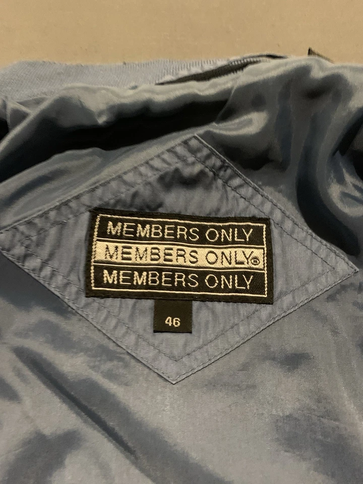 Vintage Members Only Iconic Racer Jacket Mens 46 Blue Bomber Windbreaker Epaulet - Image 2 of 4