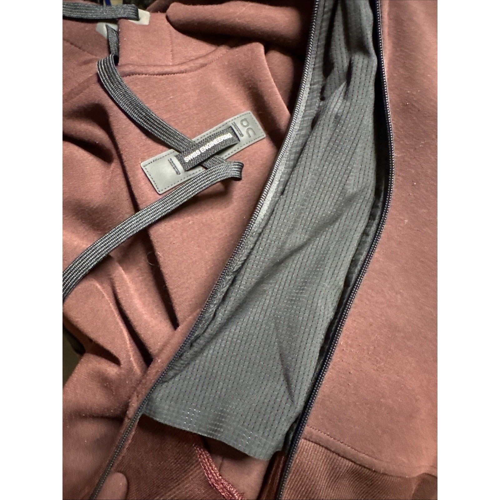 Women’s On Cloud Swiss Engineering Pullover Hoodi… - image 6