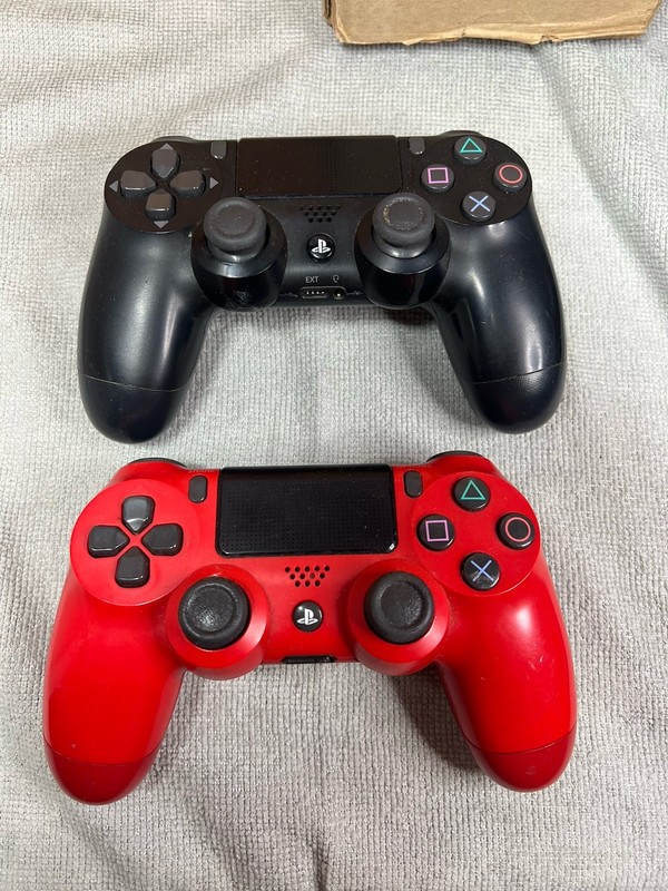 Lot of 2 Used playstation Wireless Controller Dualshock PS4 Black + Red