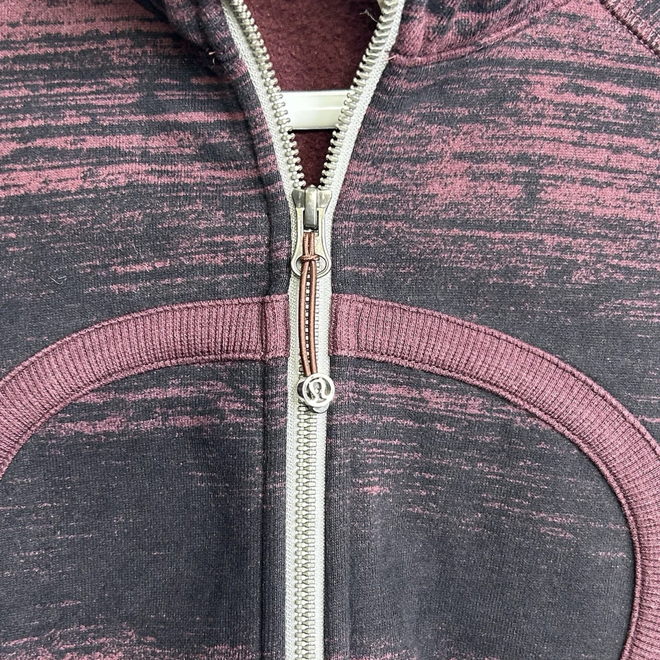 Sudadera con Capucha de Buceo Lululemon II Rayas Justas Burdeos Drama Para Mujer 12 Borgoña Foto 2 de 4