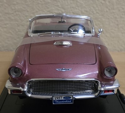 1957 Ford Thunderbird Convertible Leather Series 1:18 Road