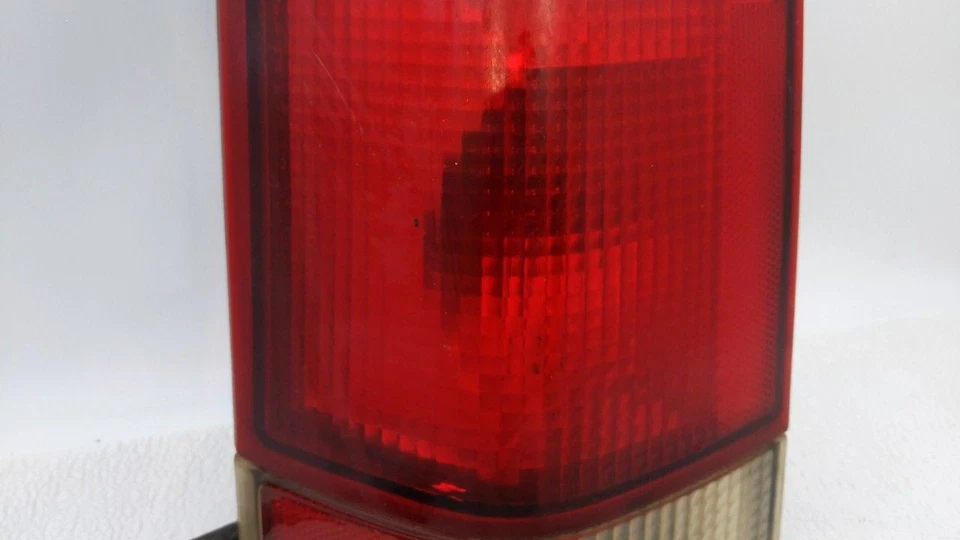 Luz trasera lateral izquierda para conductor GMC Savana 2500 1996-1999 OEM WURM9 Foto 4 de 4
