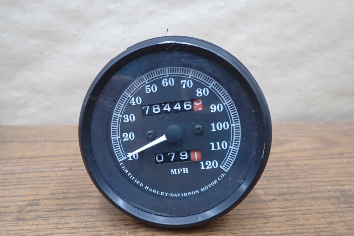 M 92 HARLEY DAVIDSON DYNA SPORTSTER FXR SPEEDOMETER GAUGE 78446