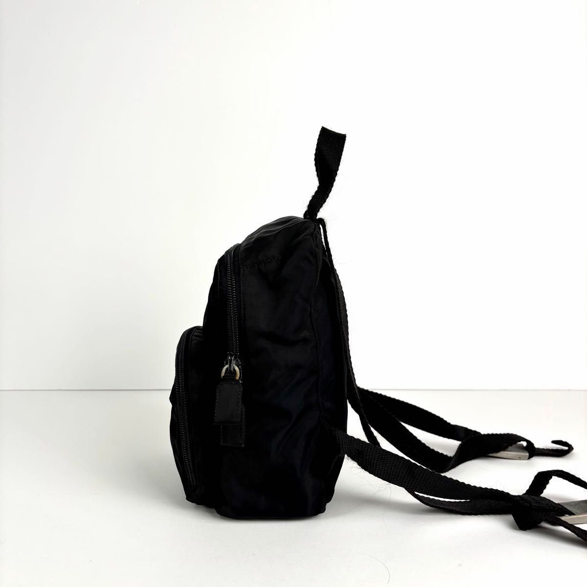 Good condition PRADA triangular logo triangle bac… - image 5