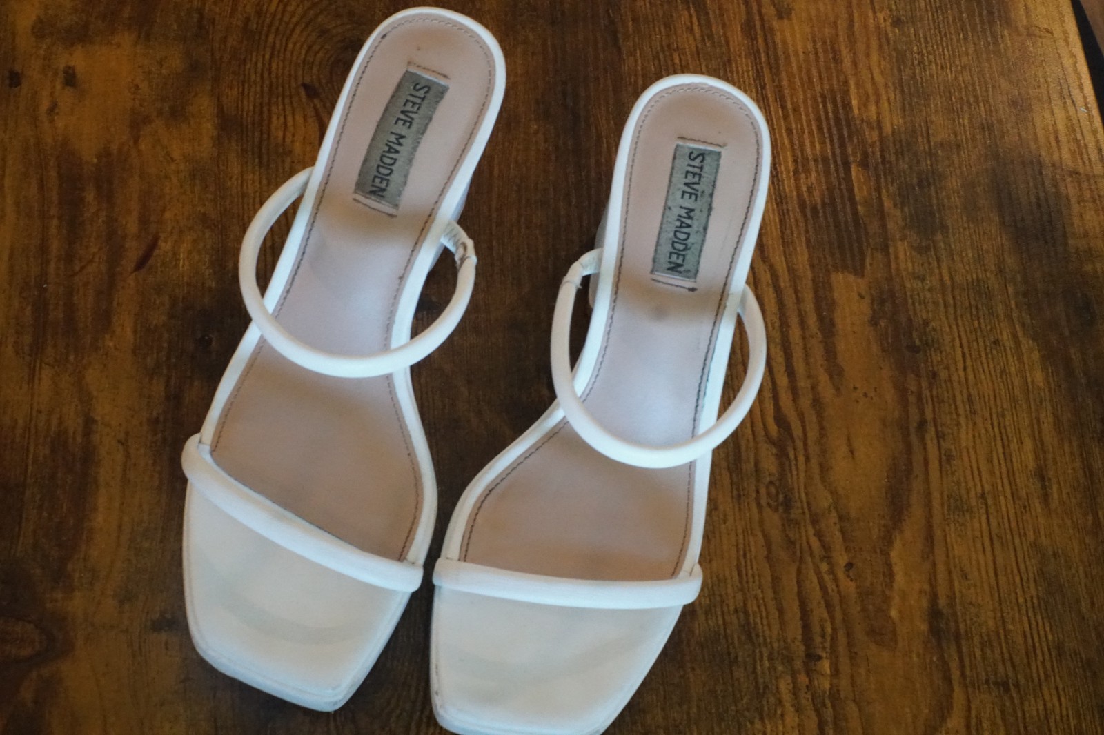 Women's Steve Madden Sz 9 White Sandal Block Heel