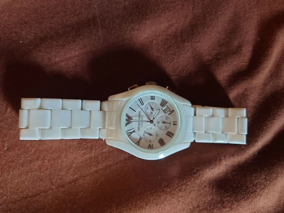 Reloj Armani Cuarzo Blanco Cerámica Analógico Hombre Mujer Marca Foto 2 de 3