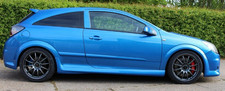 Fits Vauxhall/Opel Astra Mk5 beltline strips below window trim Gloss Black VXR