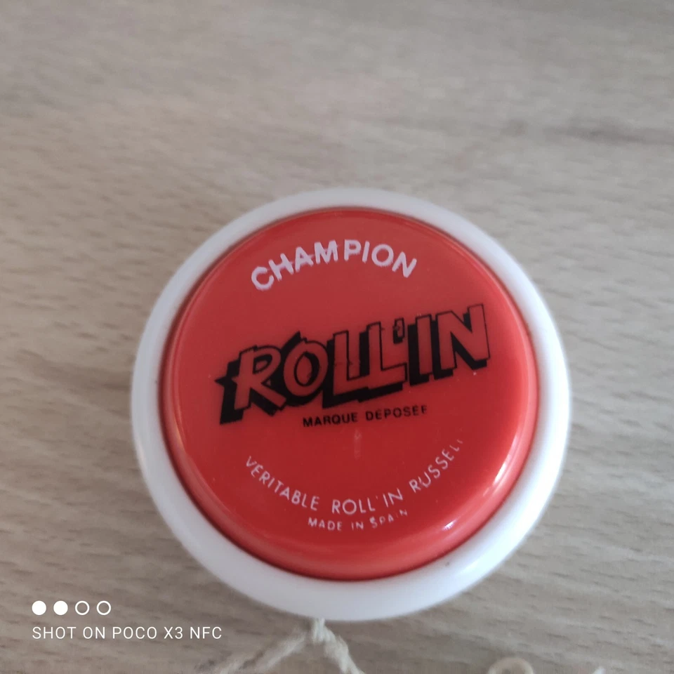 Yoyo Roll’in Russell  Collector - Photo 2/3