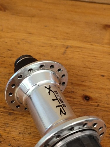 Shimano XTR M910 Rear Hub 32 Spokes - Picture 7 of 7