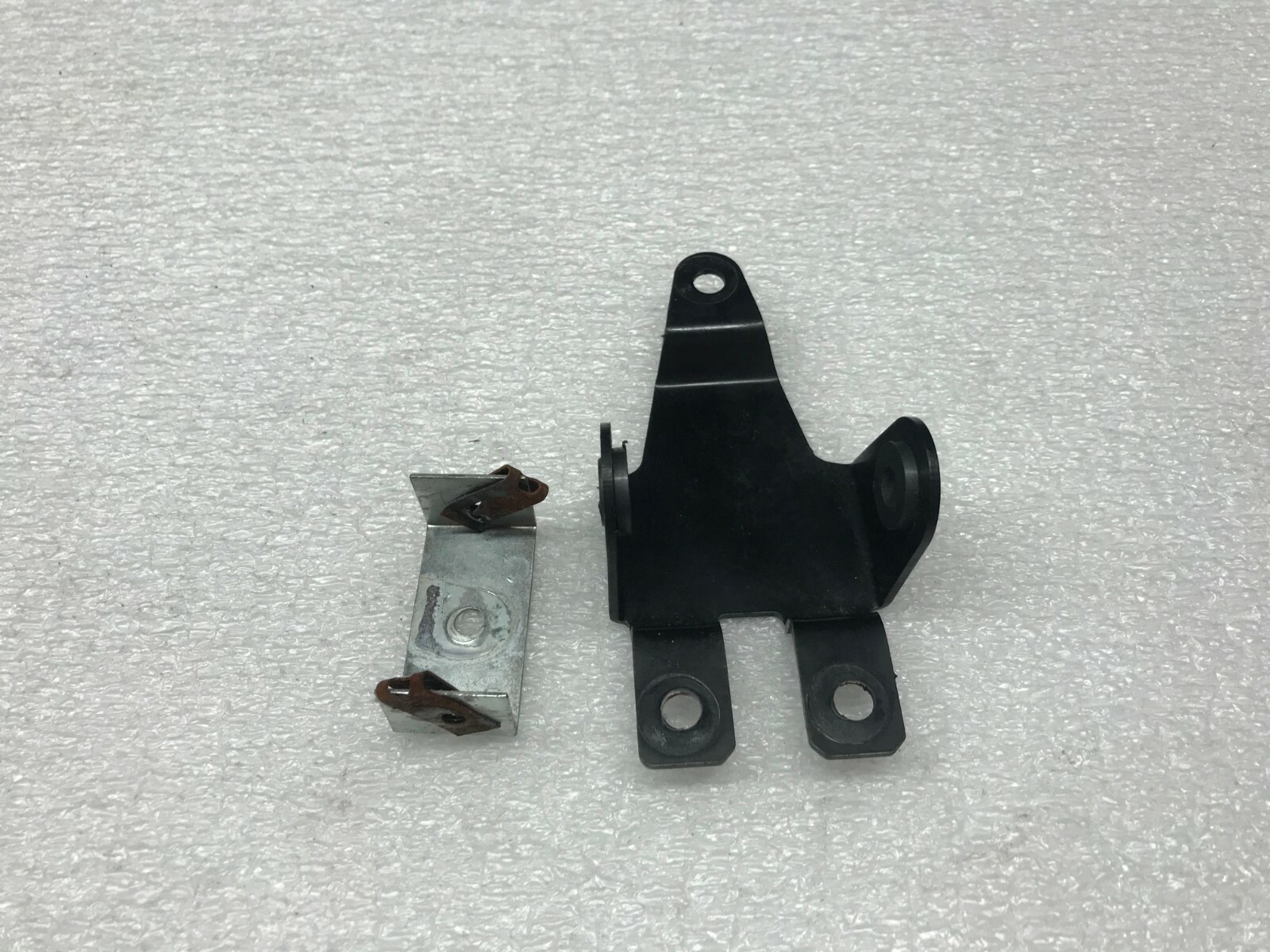 LAMBORGHINI MURCIELAGO LP640 REAR LEFT SPOILER MOTOR BRACKET OEM 410814513