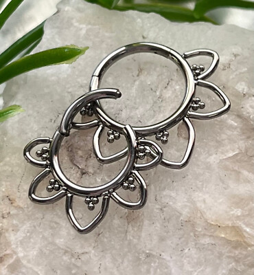 1pc Solid Titanium Filigree Hearts Hinged Segment Ring Helix Cartilage Clicker