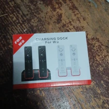  Wii Charging Station WHITE  with Rechargeable Batteries for Wii Controller new