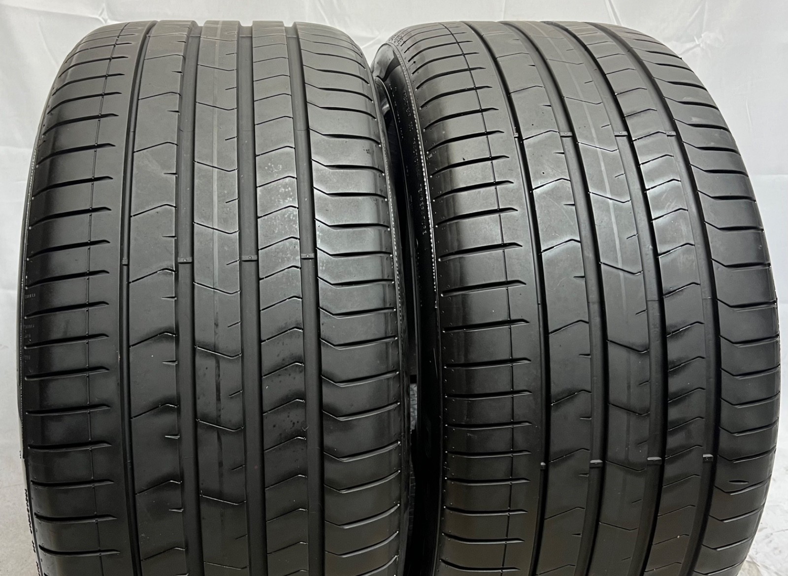 2 - TAKEOFF 305/35ZR21 XL (109Y) Pirelli P Zero PZ4 PNCS (B) Bentley - 4058
