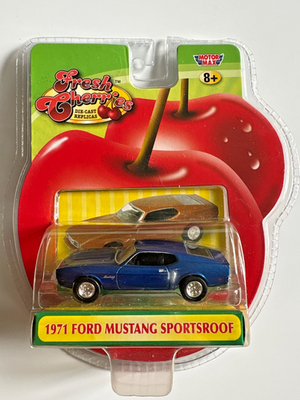 Motor Max 1:64 1971 FORD MUSTANG SPORTSROOF blue; Fresh Cherries
