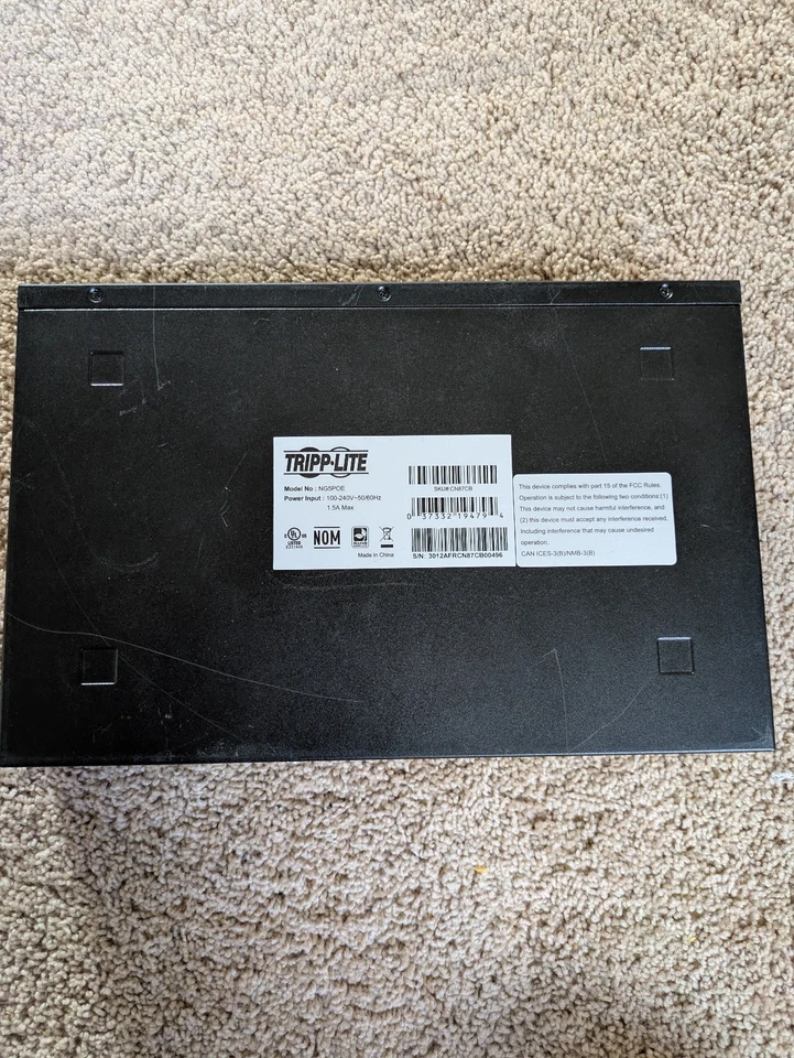 Conmutador Ethernet PoE Tripp Lite 5 puertos 10/100/1000 Mbps USADO bueno **no probado*** Foto 2 de 4