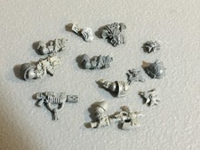 A25040 WARHAMMER 40K SPACE MARINES BLACK TEMPLARS BITS LOT ICONS PISTOLS ARMS GW